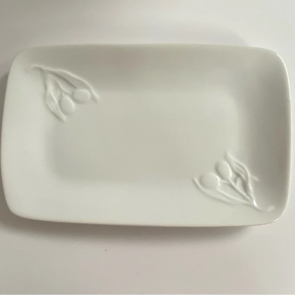 Crate & Barrel Plate Porcelain with Raised Olive Design For Cheese Snacks mint!